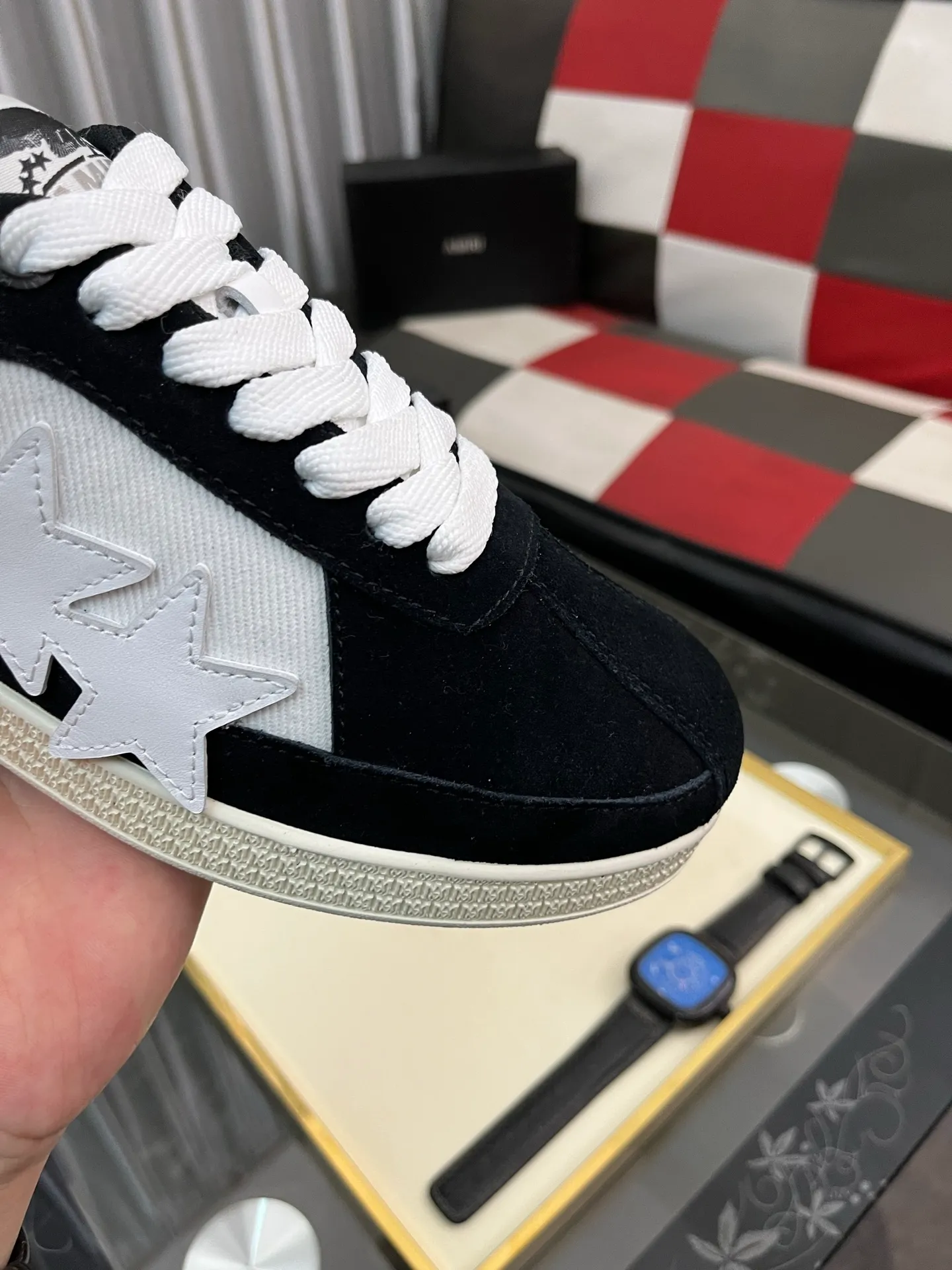 Men's shoes 💰420⌚️⌚️《AMIR*》New men's low-top casual sports sneakers bone shoes, another pair of irresistible bone shoes. Bone shoes are one of AMIRI's most popular items. They use first-layer cowhide uppers. The side bones are made of two cowhide laminations. They have a three-dimensional feel. The leather incisions are all oil-edged. Contrasting color design. Simple style. Fashionable sports. Customized metal LOGO nameplate to embellish shoelaces. Exclusive control of top version. Supports comparison. Breathable mesh lining Original rubber outsole A must-have item for daily leisure Suitable for various occasions Check it out if you are looking for high quality Super cool uppers Size: 38-445️⃣ Colors available